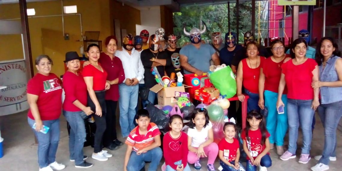 Llevan Juguetes, Alegría Y Amor A Niños De Colonias De Tapachula.