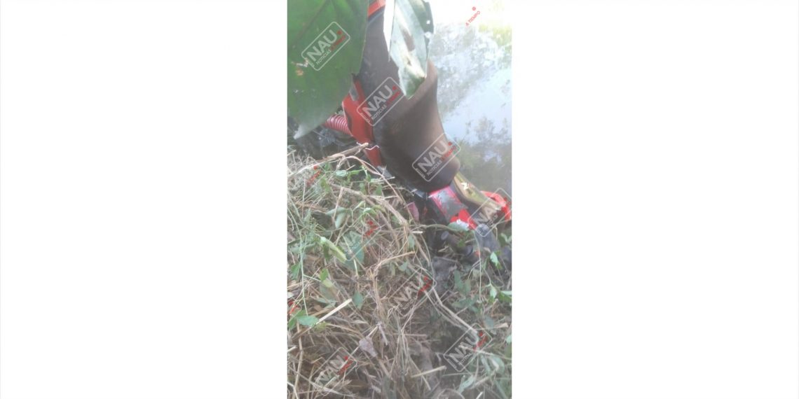 Motociclista muere al caer a un barranco de 5 metros