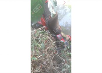 Motociclista muere al caer a un barranco de 5 metros