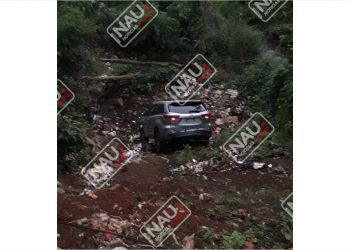 Cae camioneta en un barranco de 15 metros en la zona alta de Tapachula
