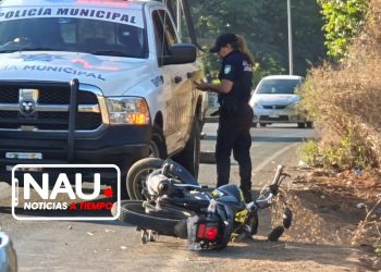 En la carretera costera motociclista derrapó