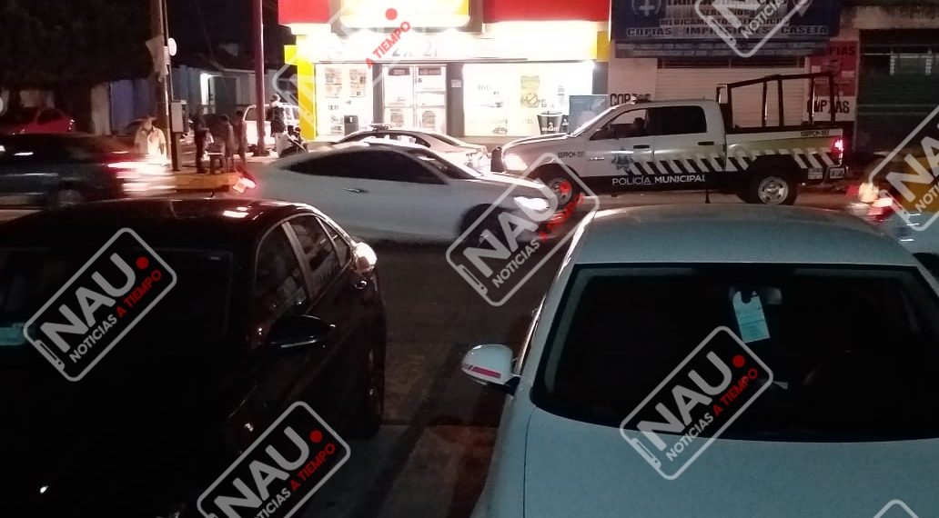 Asaltan tienda Oxxo y se llevan mil 700 pesos