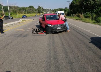 En la costera chocaron