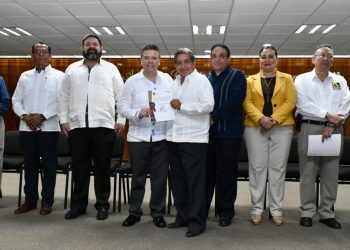 Entrega Ismael Brito reconocimientos a peritos valuadores