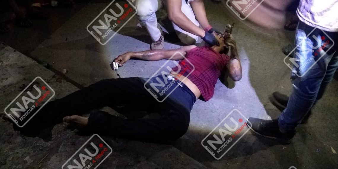 Se subió a un poste de luz y tocó cable de alta tensión para quitarse la vida