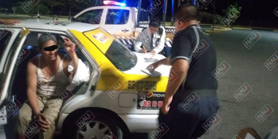 En asalto lesionan a taxista