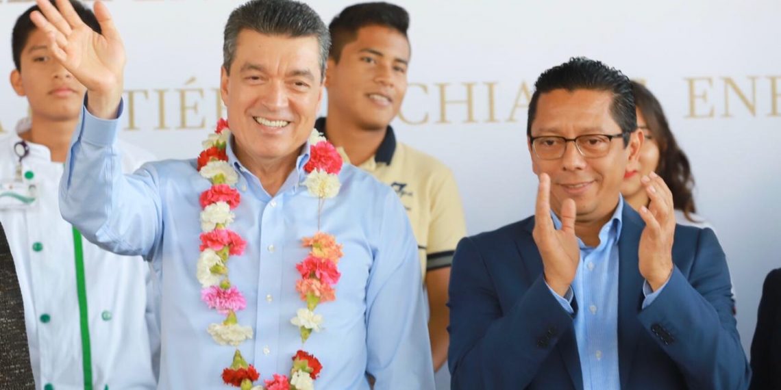 En las escuelas de Chiapas no hay cabida para la violencia y las adicciones: Llaven