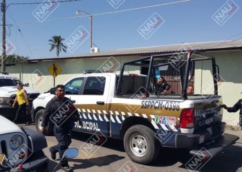 Alumnos reportan a su compañero que llevaba una pistola en la mochila