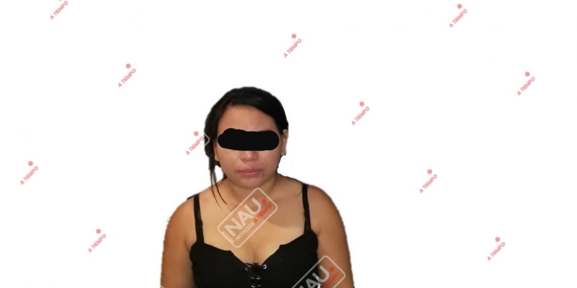 Salvadoreña detenida con celular robado