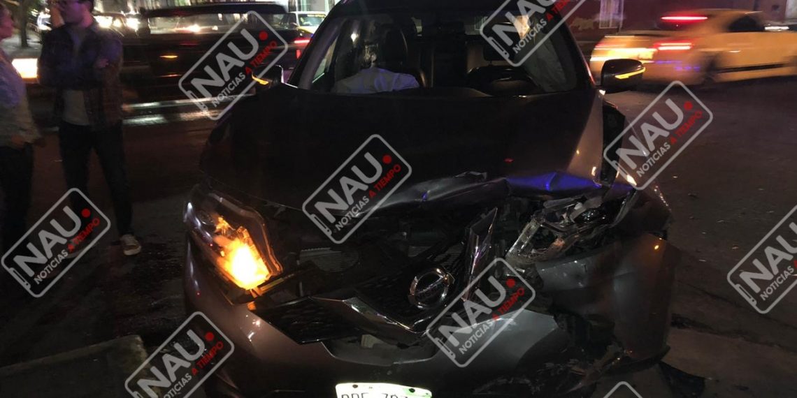 Chocaron en el semáforo del par vial