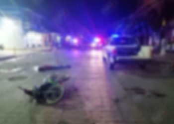 Motociclista se impactó contra una patrulla en Suchiate; deja un muerto y un herido