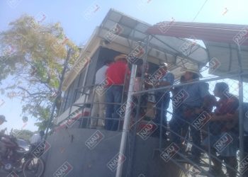 Se manifiestan en el puente Rodolfo Robles y el recinto fiscal