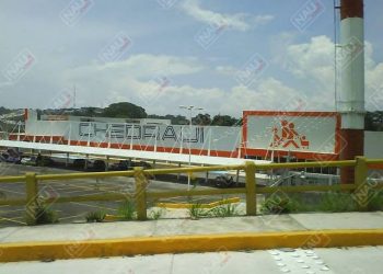 Roban camioneta del estacionamiento de Chedraui norte