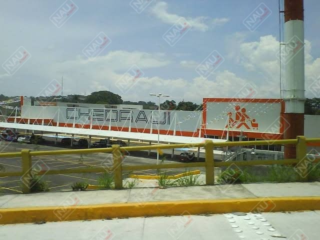 Roban camioneta del estacionamiento de Chedraui norte