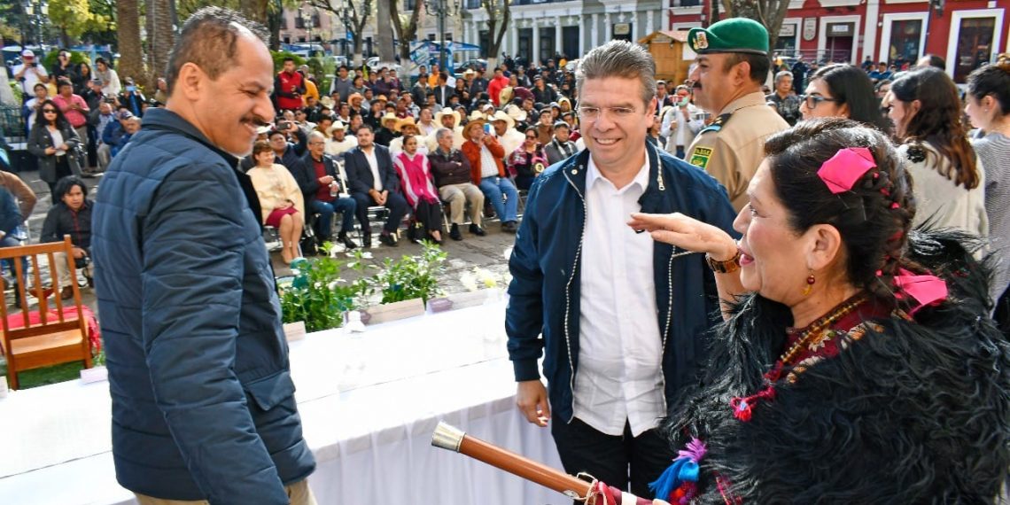 Atestigua Ismael Brito entrega de Bastón de Mando a alcaldesa de SCLC