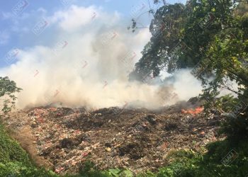 Piden que apaguen incendio de basurero en Cacahoatán