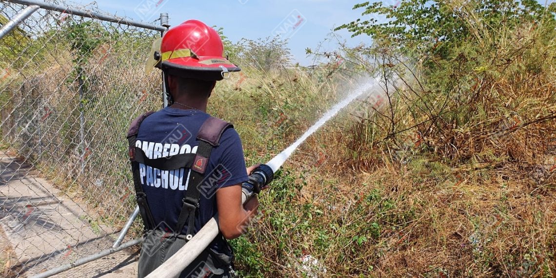 Prenden fuego a un predio atrás de una gasolinera