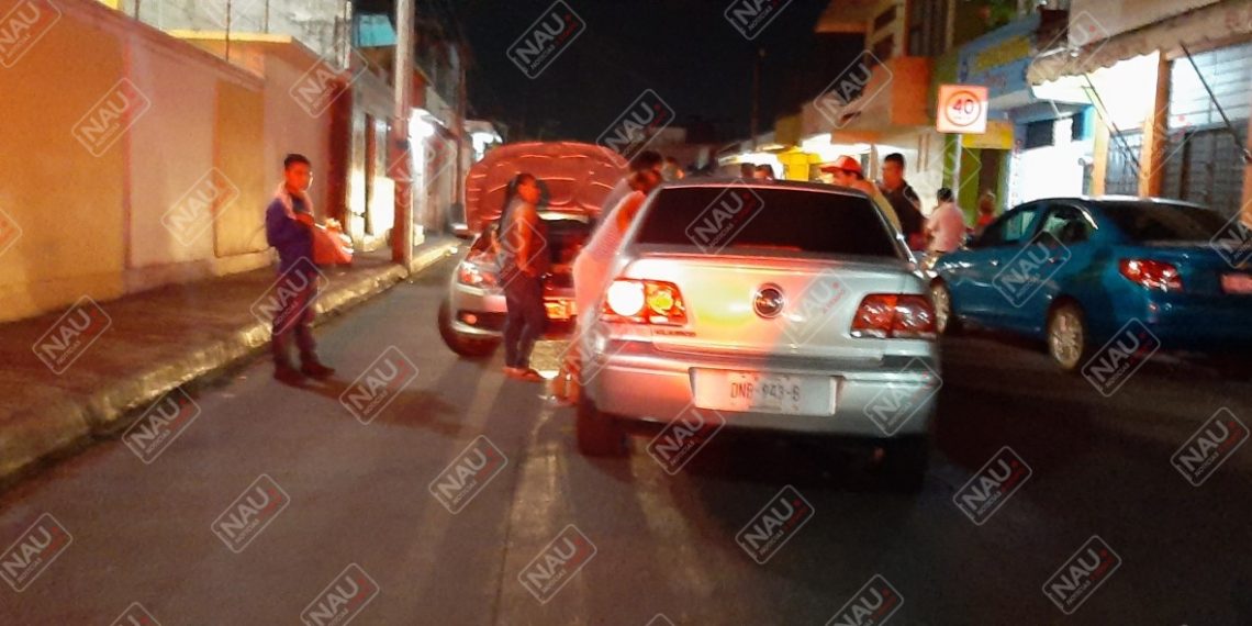 Por invadir carril contrario ocasiona accidente