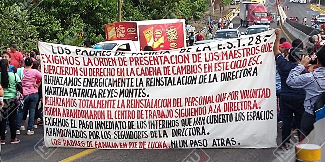 Bloquean carretera en Huehuetán