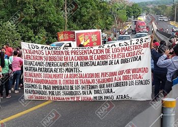 Bloquean carretera en Huehuetán