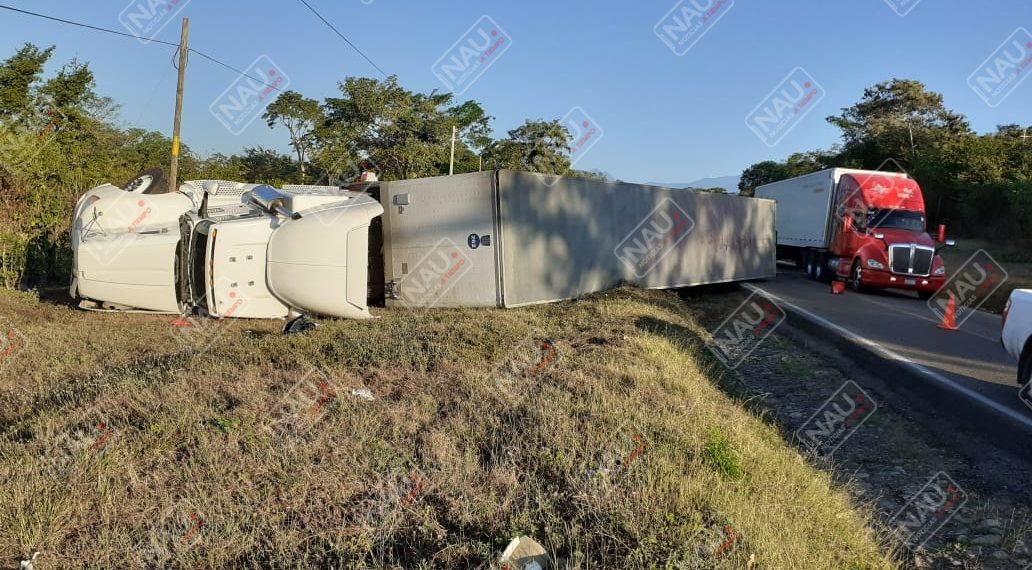 Volcó en la costera
