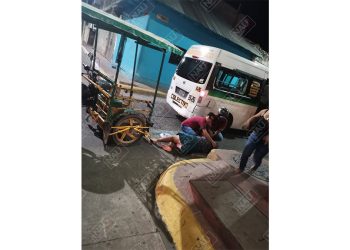 Colectiva Vs Moto Triciclo Colisionan