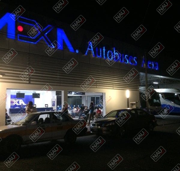 Delincuente asalta paquetería AEXA y se da a la fuga en un taxi