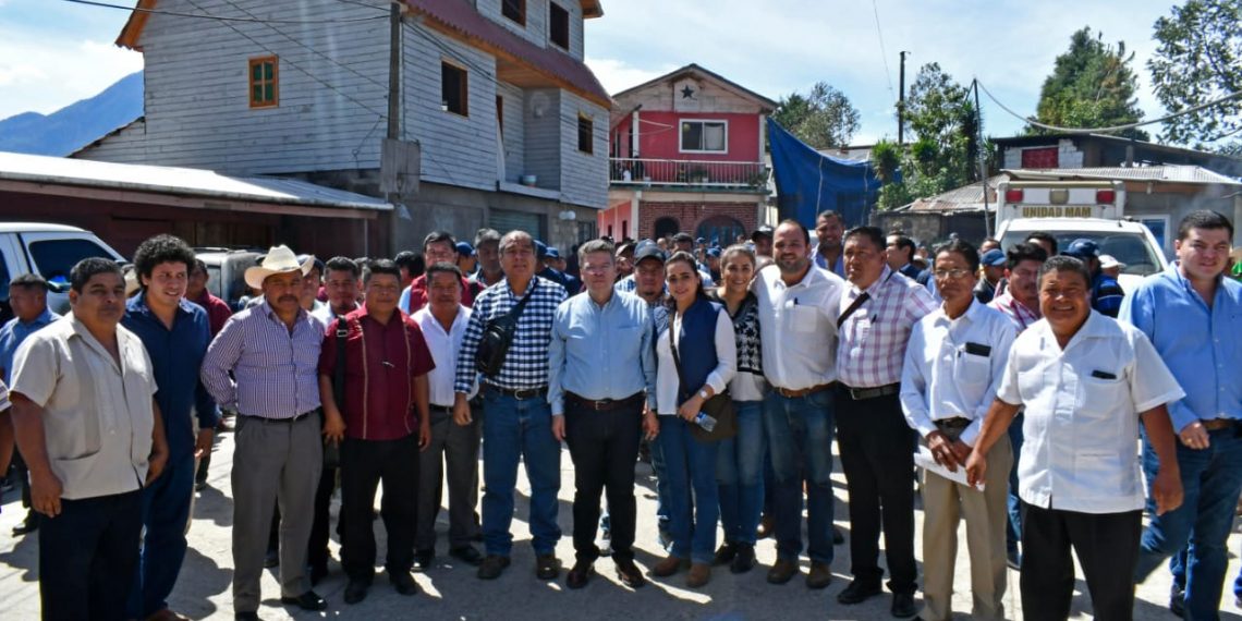 Convive Ismael Brito con habitantes del ejido Pavencul