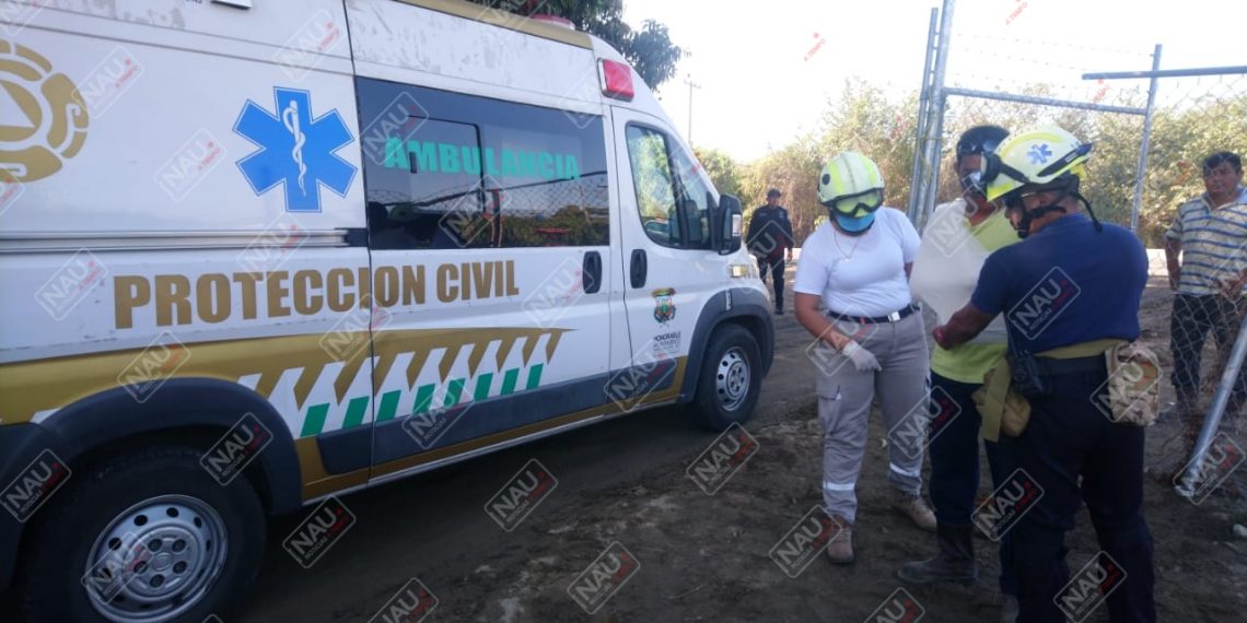 Dos lesionados al ser impactados por un vehículo