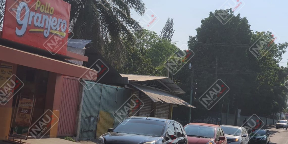 Asaltan pollo granjero