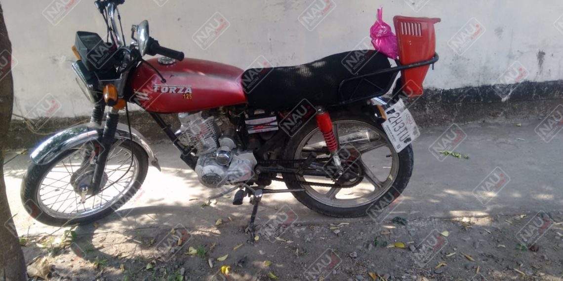 Aseguran motocicleta que fue abandonada en el Fraccionamiento primavera