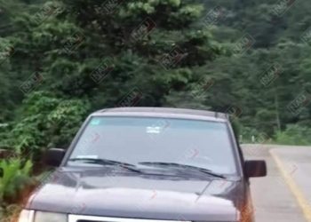 Roban otra camioneta del estacionamiento de tienda comercial