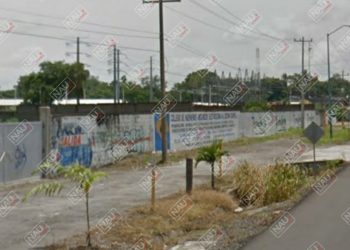 Roban autopartes en un vehículo en el libramiento sur poniente