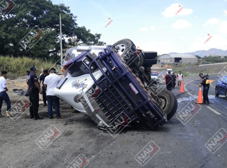 Vuelca otro tráiler en la curva del diablo