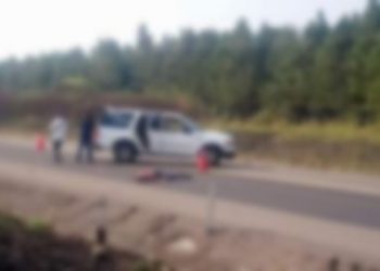 En trágico accidente mueren 2 hermanos al impactarse con un tráiler