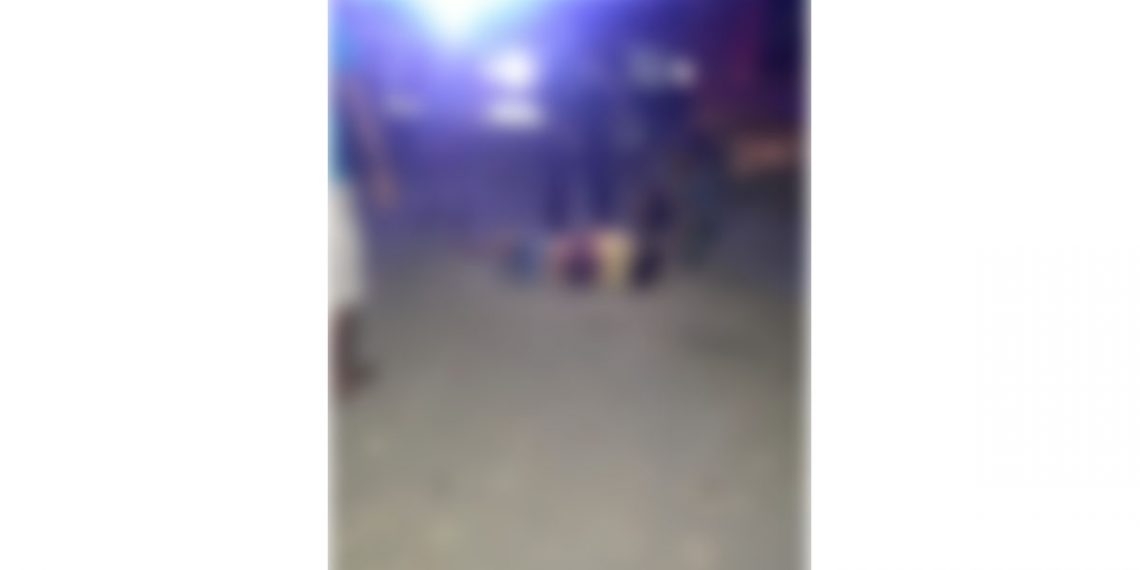 Los lesionaron a balazos para robarles una motocicleta y un celular