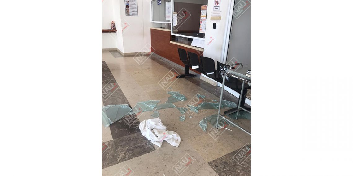 Paciente esquizofrénico y en estado de ebriedad ocasiona daños en urgencias del Hospital General de Tapachula