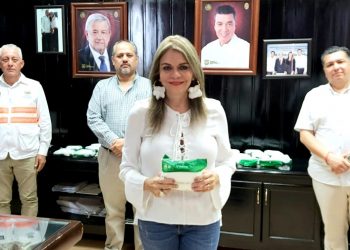 RECIBE PRESIDENTA ROSY URBINA DONACIÓN DE 250 CUBREBOCAS N95 QUE SERÁN DESTINADOS A CLÍNICA COVID