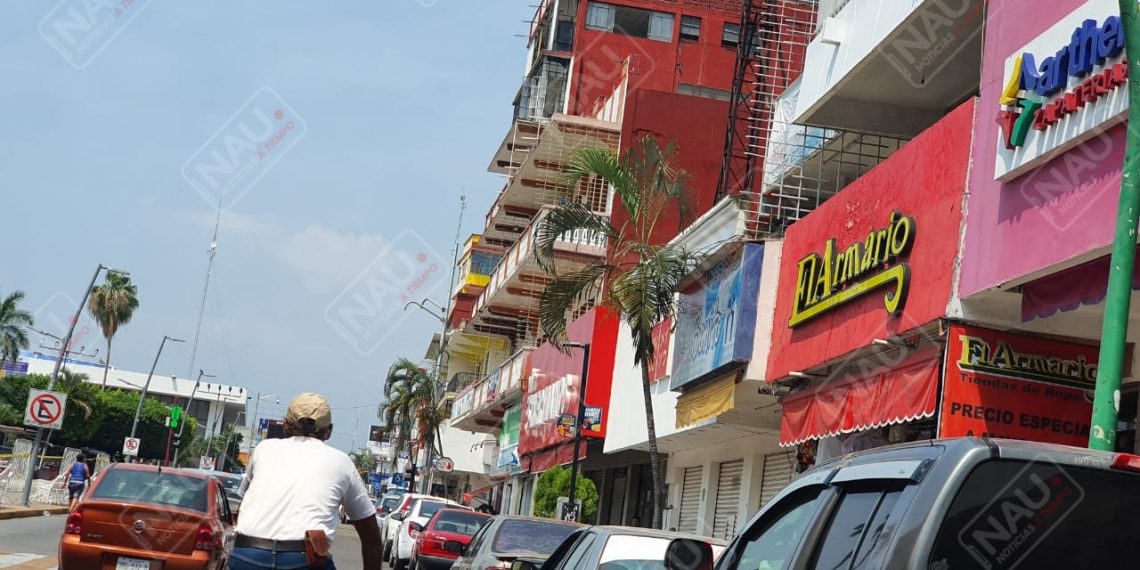 Le robaron su bolso con 22 mil pesos