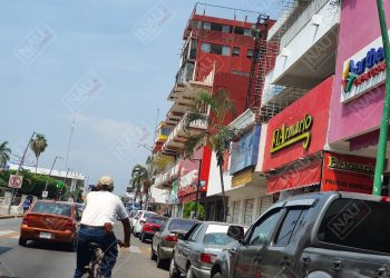 Le robaron su bolso con 22 mil pesos