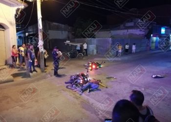 Cuatro personas lesionadas al chocar dos motocicletas