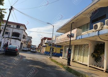 Detenido por golpear a su esposa en la entrada a la comunidad El Encanto