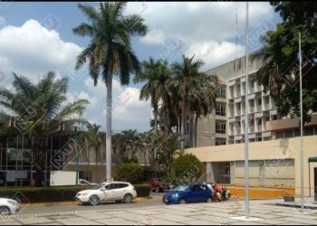 Por no regalar 10 pesos le enterraron un cúter en el brazo