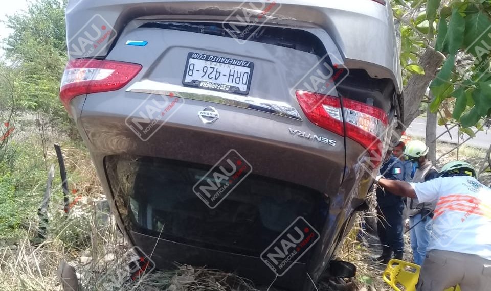 Dos mujeres lesionadas al volcar el vehículo en que viajaban