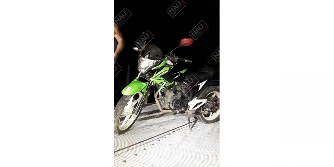 Abandonan Motocicleta tras robo de un celular