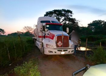 ASEGURA FGR 20 MIL LITROS DE HIDROCARBURO EN REFORMA, CHIAPAS