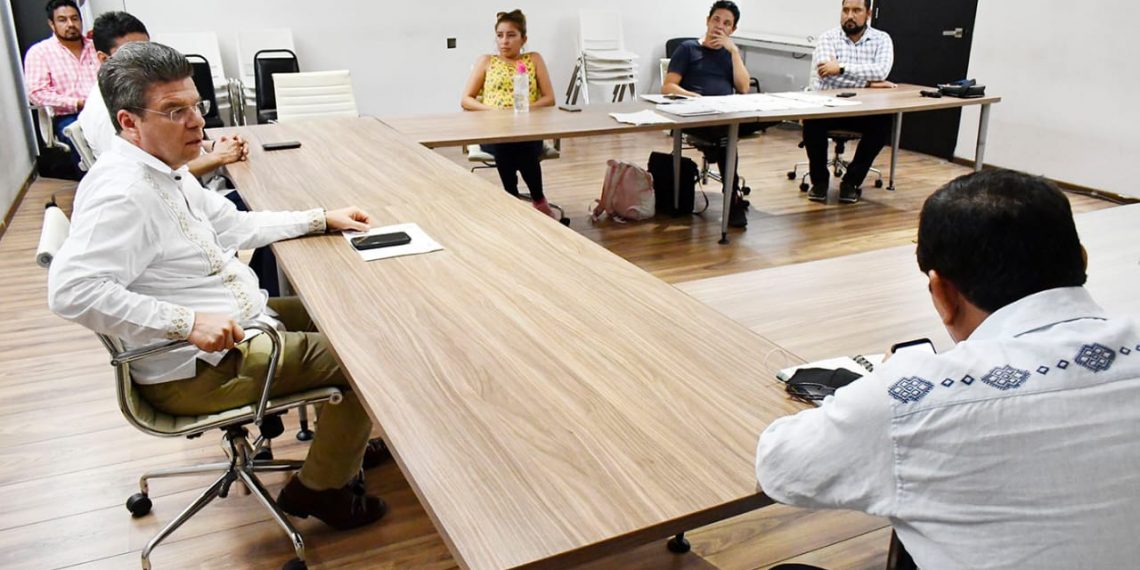 Atiende Ismael Brito a docentes acreditados