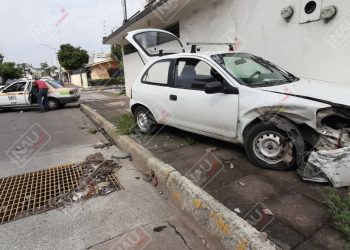 Pasajero de un taxi resultó con lesiones