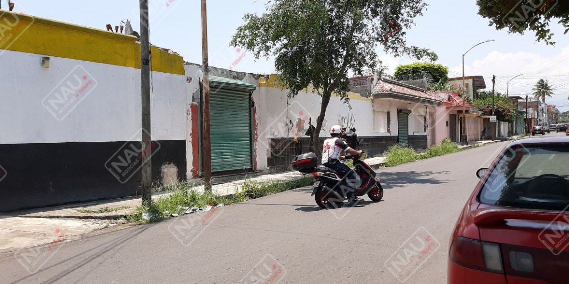 Abuelito resultó con lesiones al caer de su propia altura