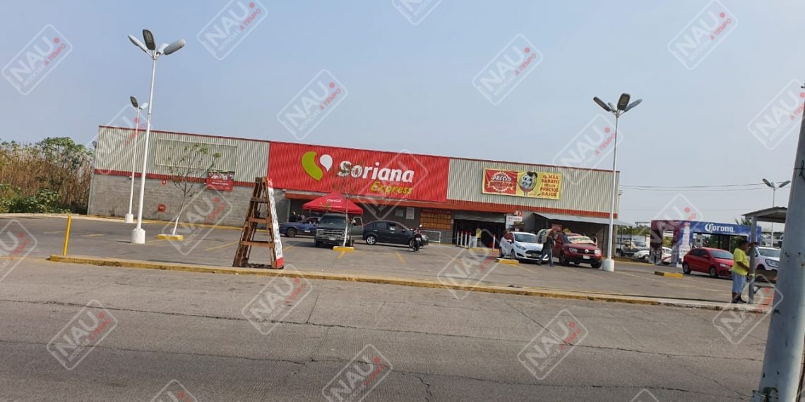 Empleado de Soriana rompió cristales e intentó sacar 94 mil pesos